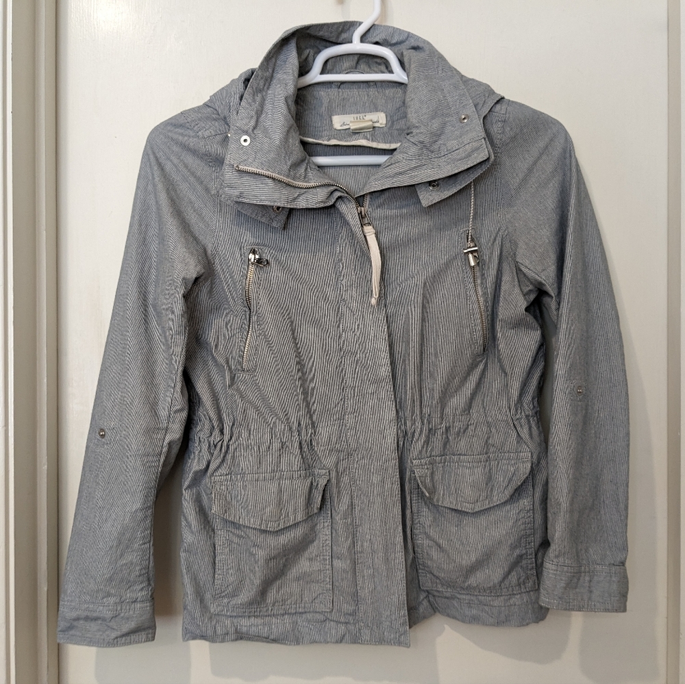 100% Cotton H&M L.O.G.G. White and Navy Pinstripe Utility Jacket in US 4/Small